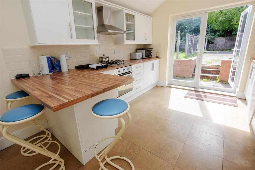 Flat Harborne Park Road in Birmingham