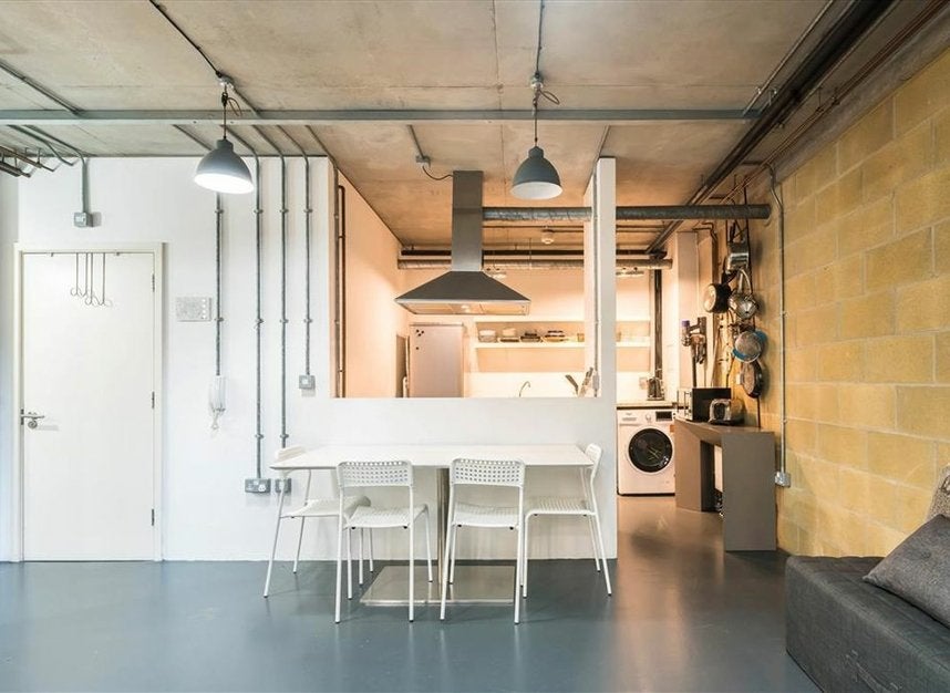 Flat New Inn Broadway in Greater London