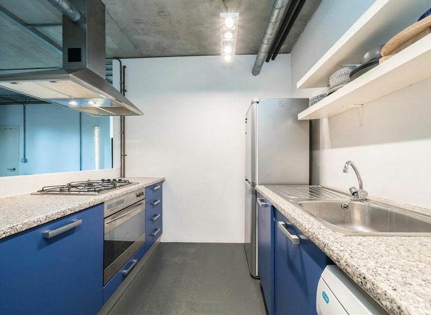 Flat New Inn Broadway in Greater London