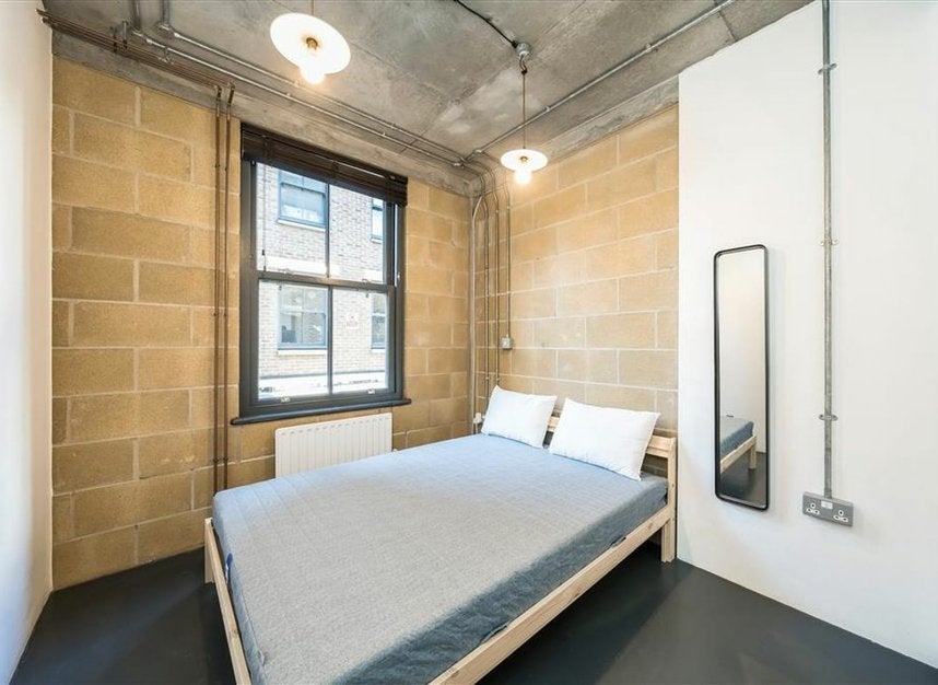 Flat New Inn Broadway in Greater London