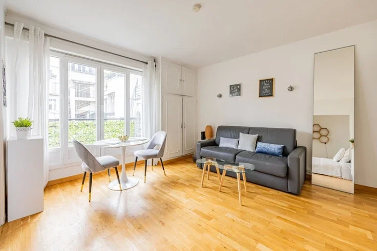 Appartement Rue du Dobropol à Paris