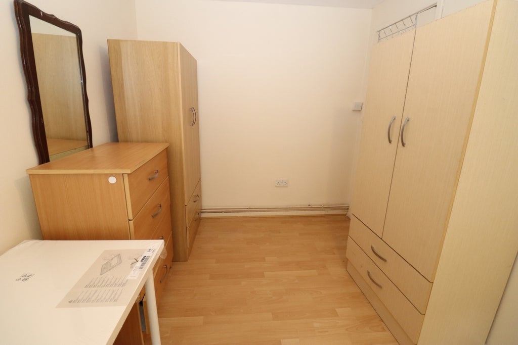 Room Globe Road in Greater London
