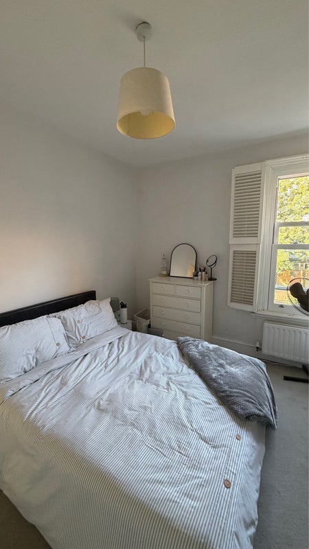 Room Brightwell Crescent in Greater London