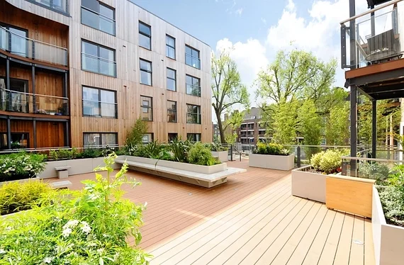 Flat Stockwell Park Road in Greater London