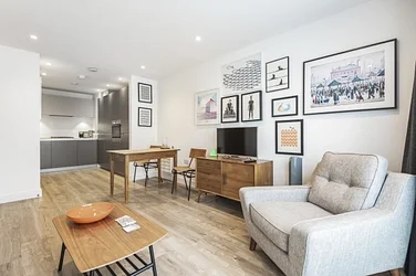 Flat Stockwell Park Road in Greater London