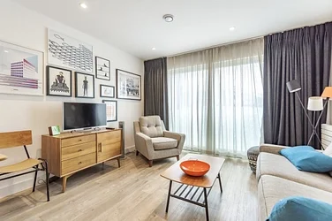 Flat Stockwell Park Road in Greater London