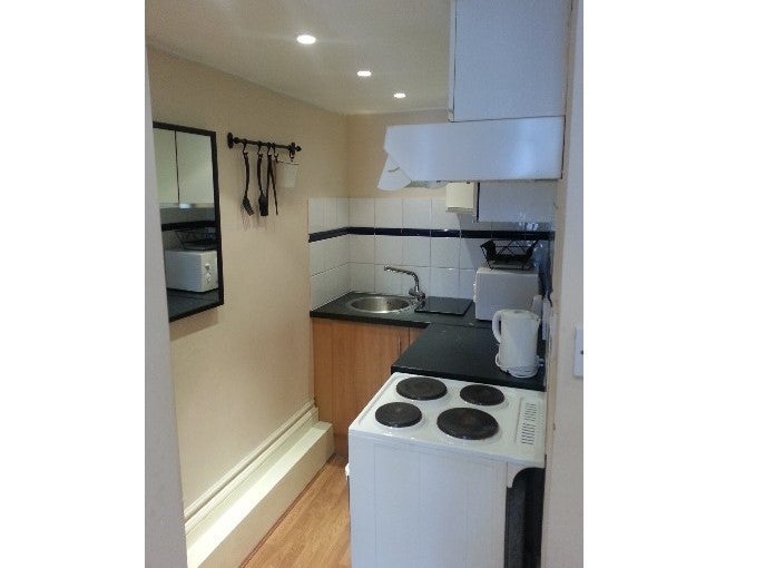 Flat Clanricarde Gardens in Greater London