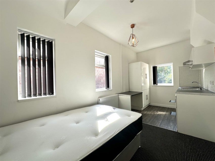 Room West Street in Leicester