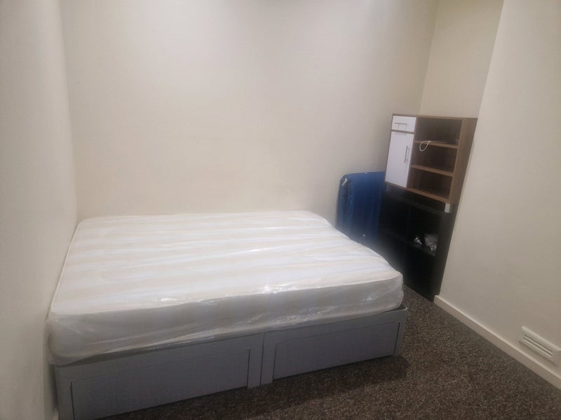 Room Brockley Road in Greater London