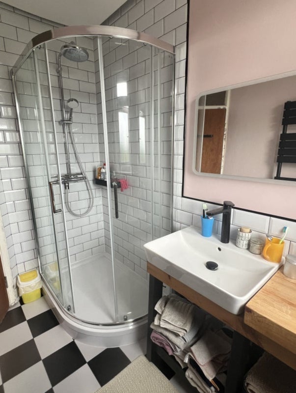 Room Mannock Road in Greater London
