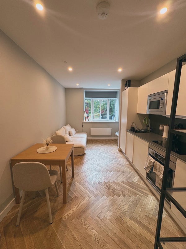 Flat Clapham Common North Side in Greater London