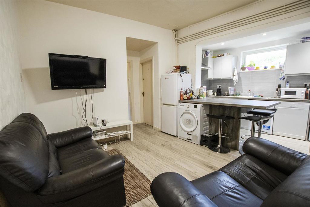 Flat Dawlish Road in Birmingham