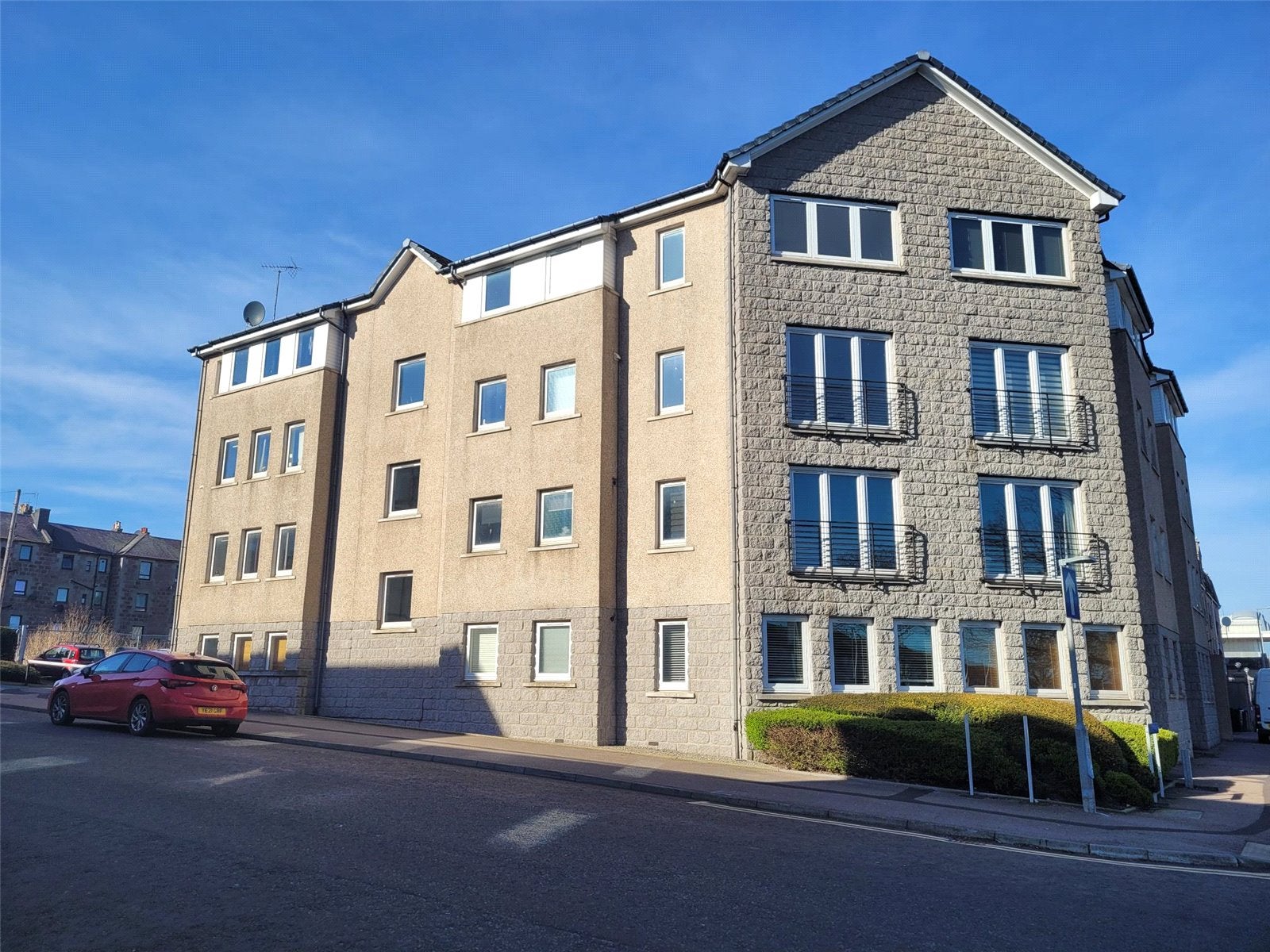 Flat Linksfield Place in Aberdeen City