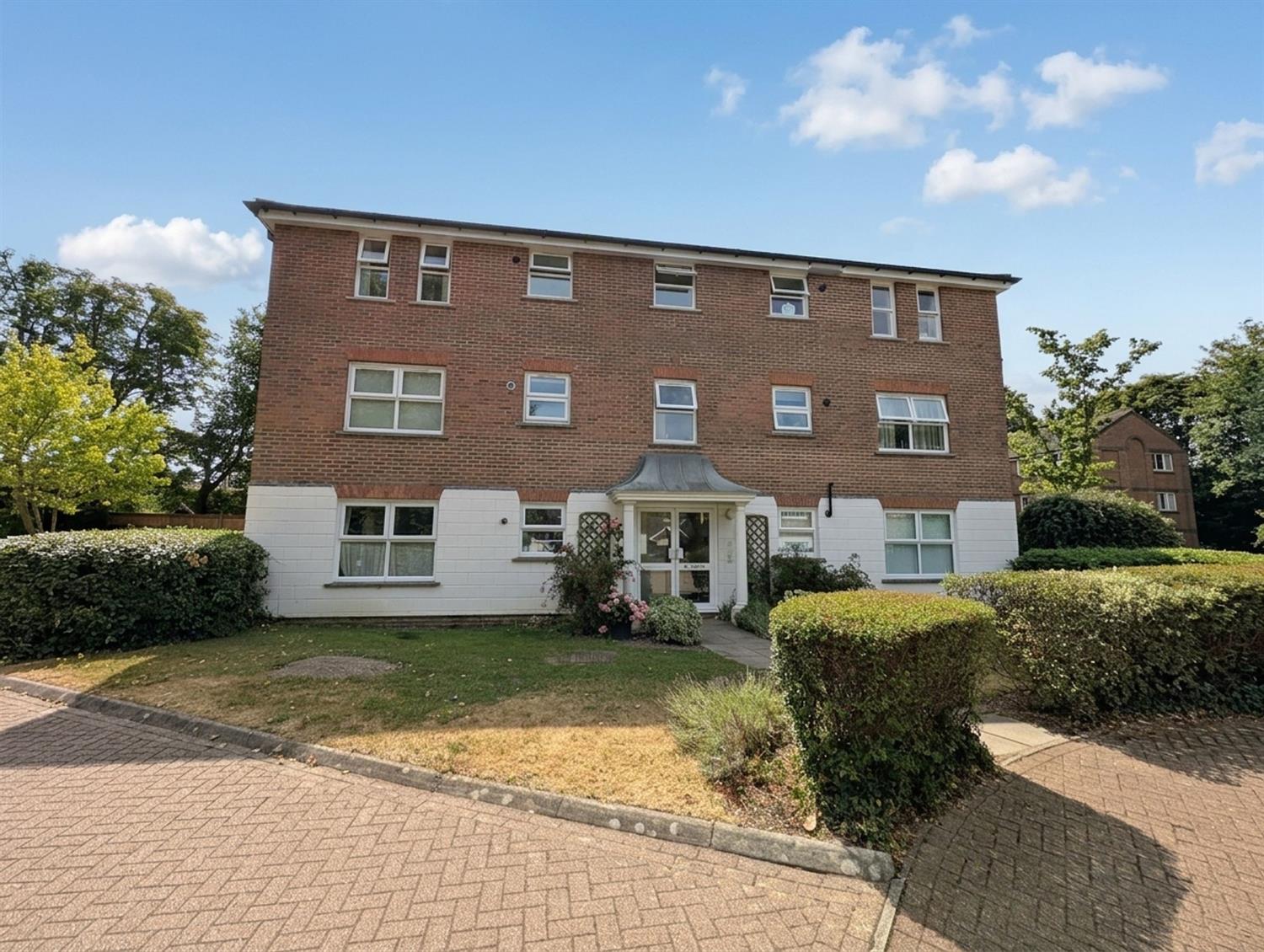 Flat Greenacres in Horsham