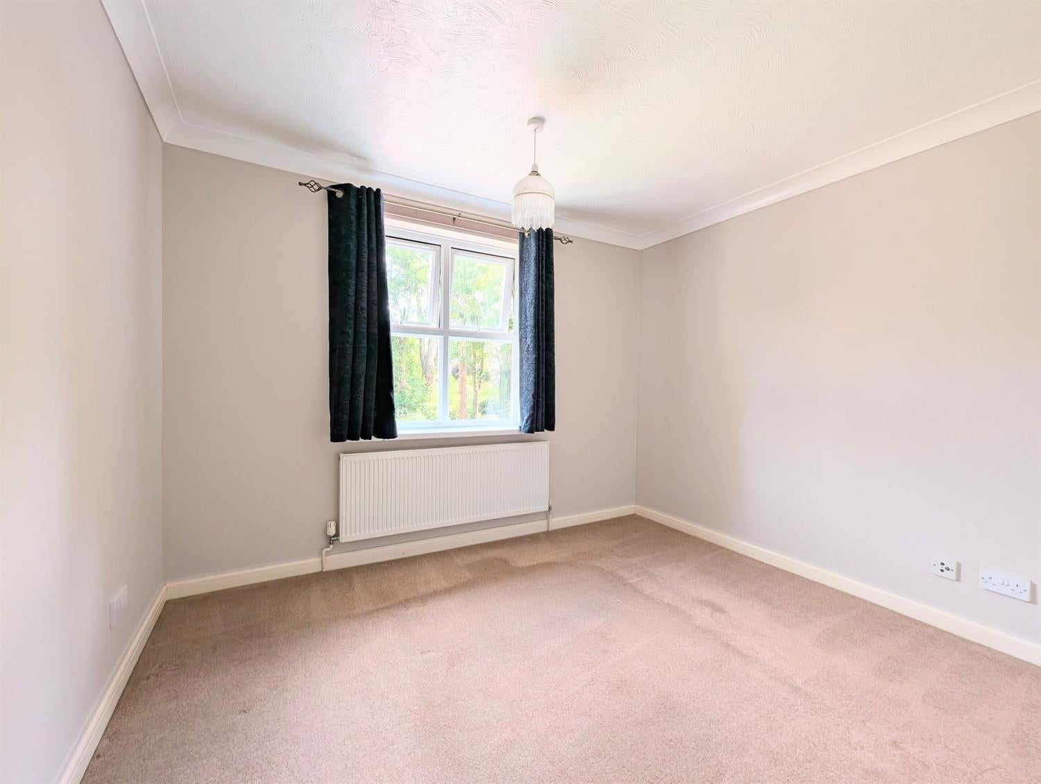 Flat Greenacres in Horsham