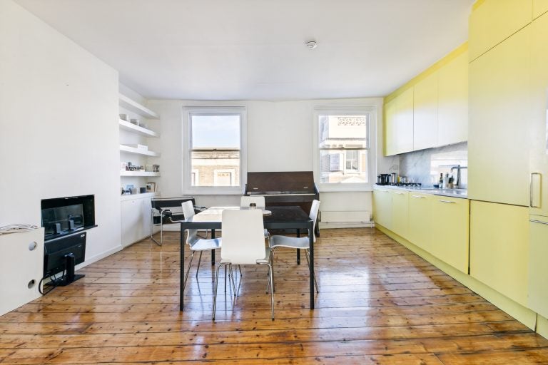 Flat Westbourne Park Road in Greater London