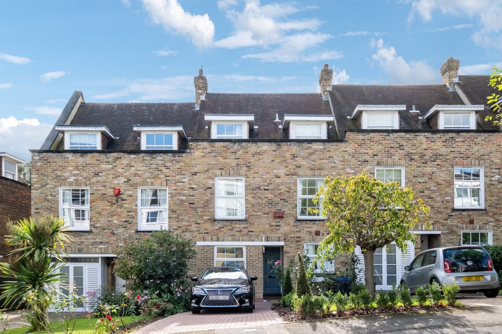 House Somerset Road in Greater London