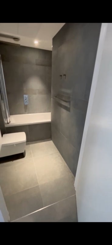 Room Dollar Bay Place in Greater London
