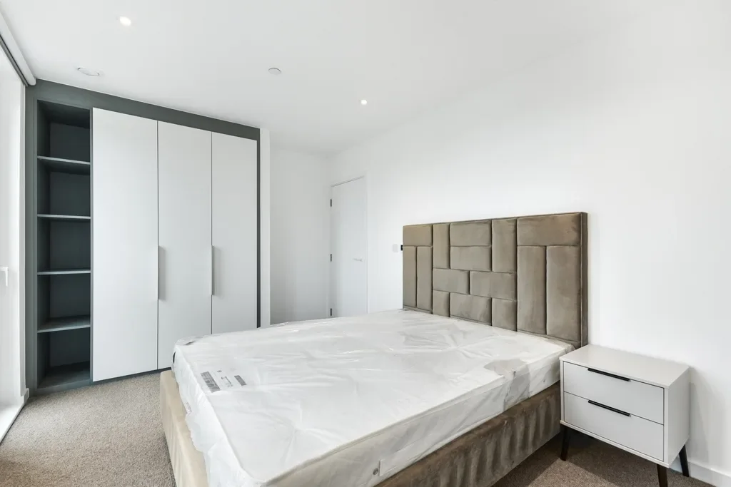Flat Sidney Street in Greater London