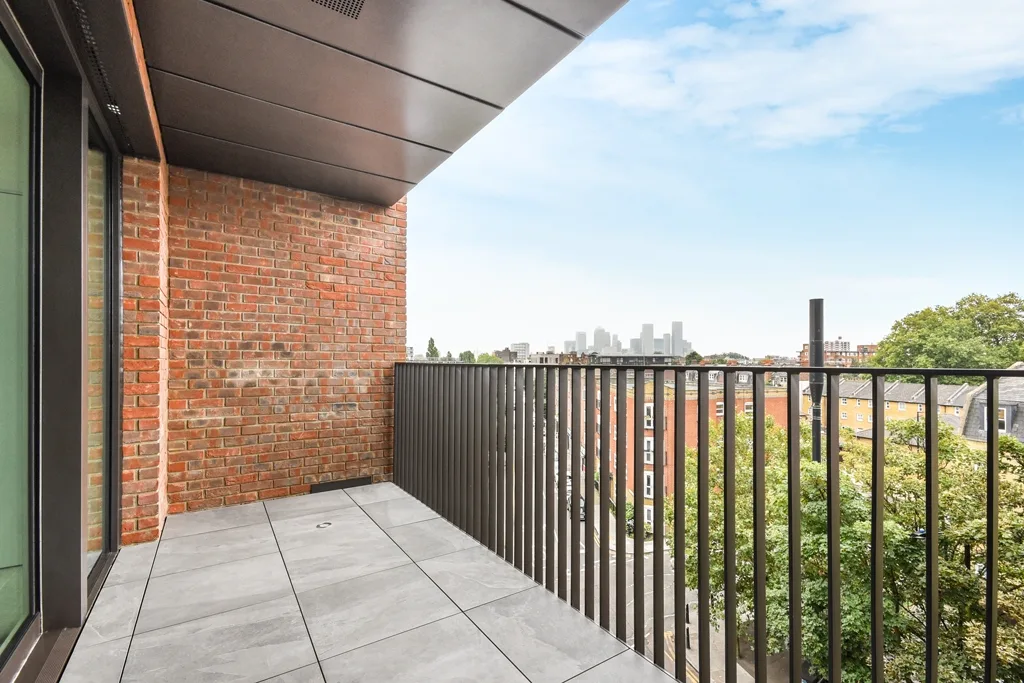 Flat Sidney Street in Greater London