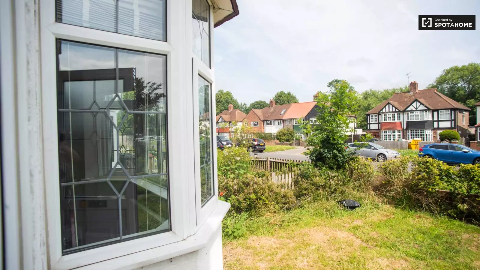 Flat Winn Road in Greater London