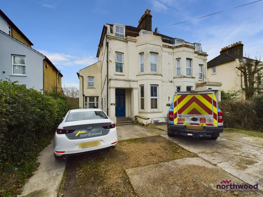 Flat Bohemia Road in St Leonards