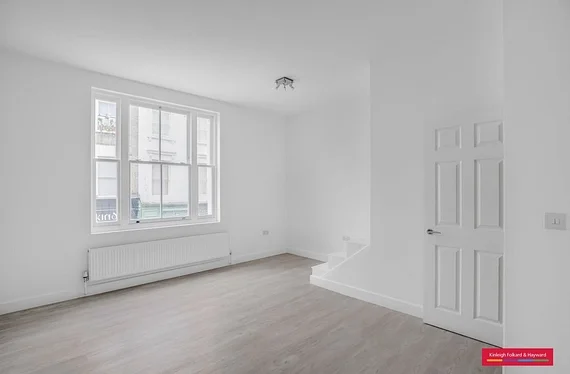 Flat Portobello Road in Greater London