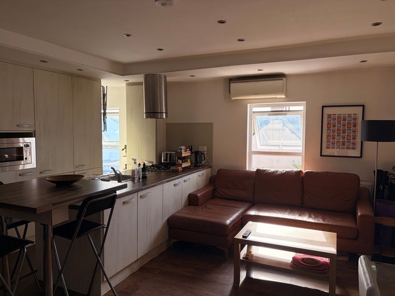 Room Brook Close in Greater London