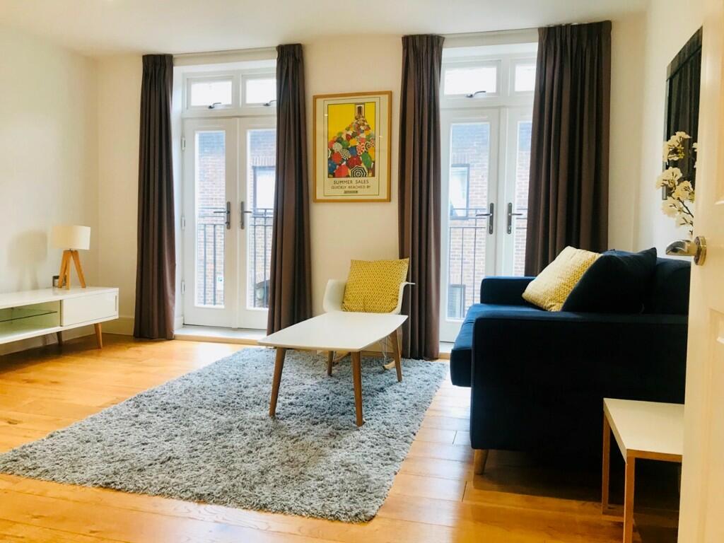 Flat Fitzroy Square in Greater London