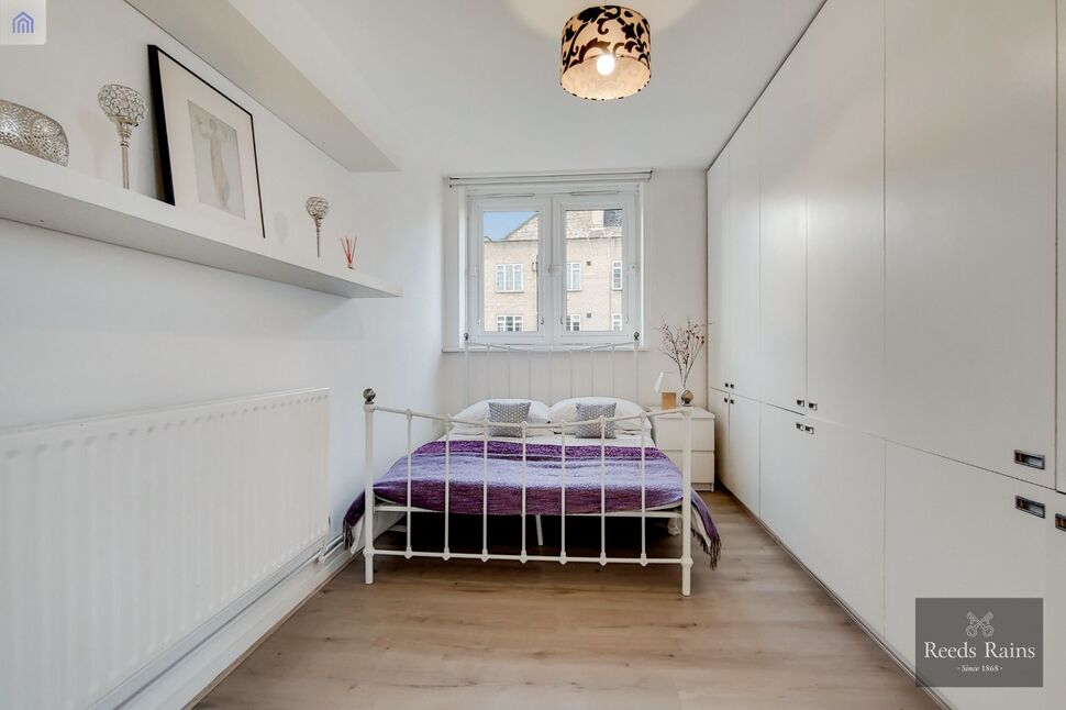 Flat Baylis Road in Greater London