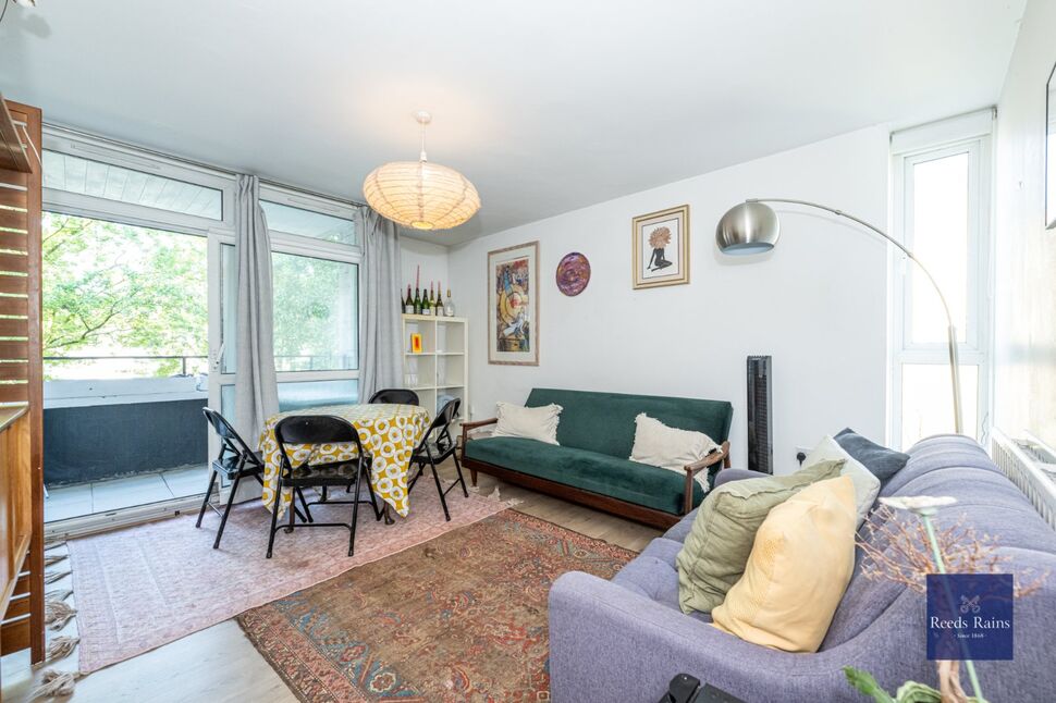 Flat Baylis Road in Greater London