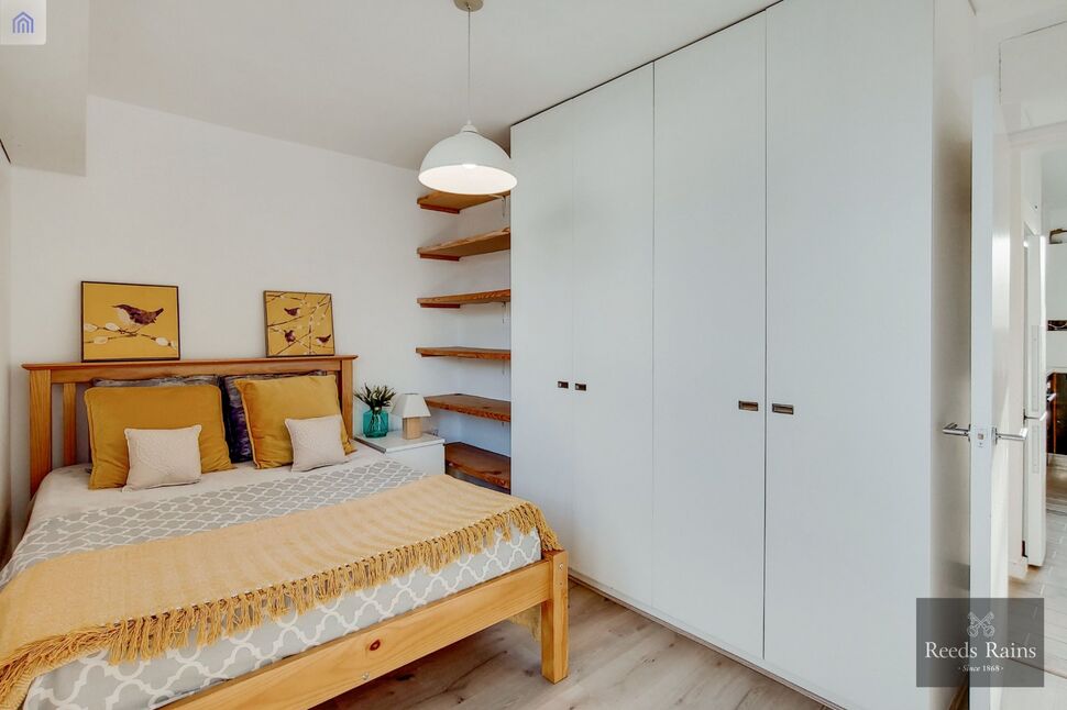 Flat Baylis Road in Greater London