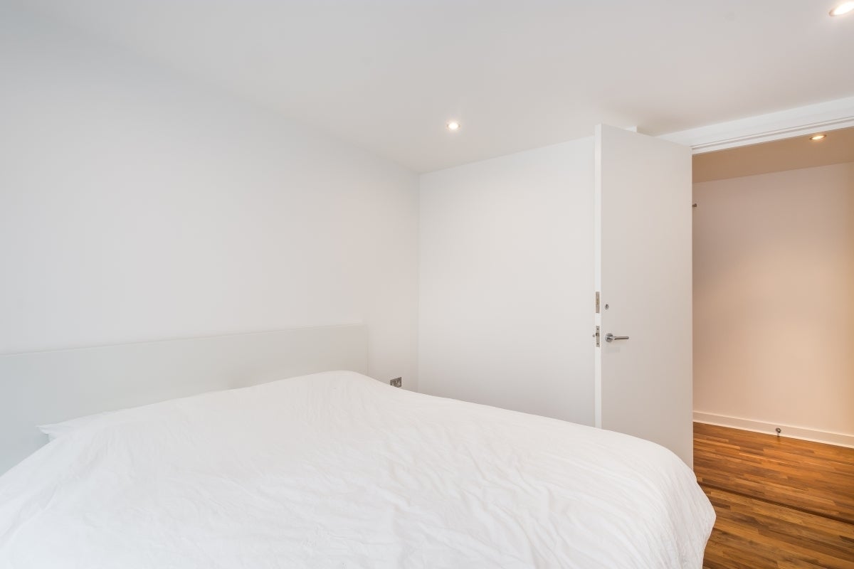 Flat Baldwin Street in Greater London