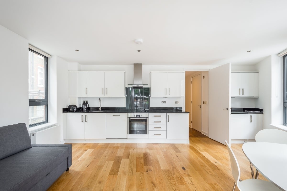 Flat Baldwin Street in Greater London