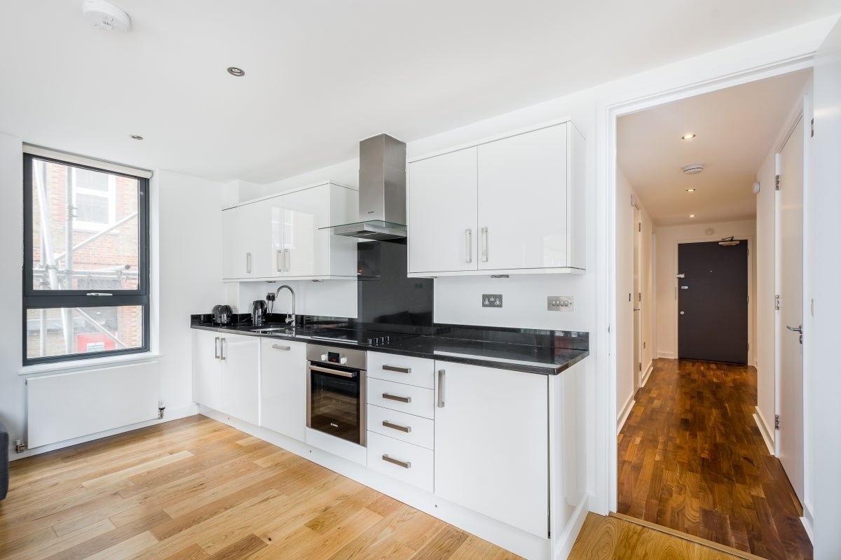 Flat Baldwin Street in Greater London