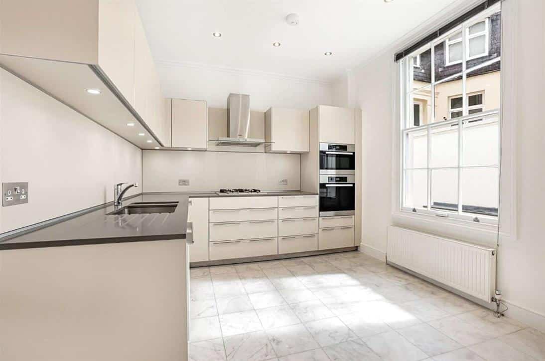 Flat Eaton Place in City of Westminster