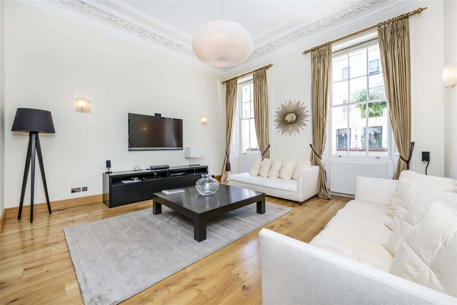 Flat Eaton Place in City of Westminster