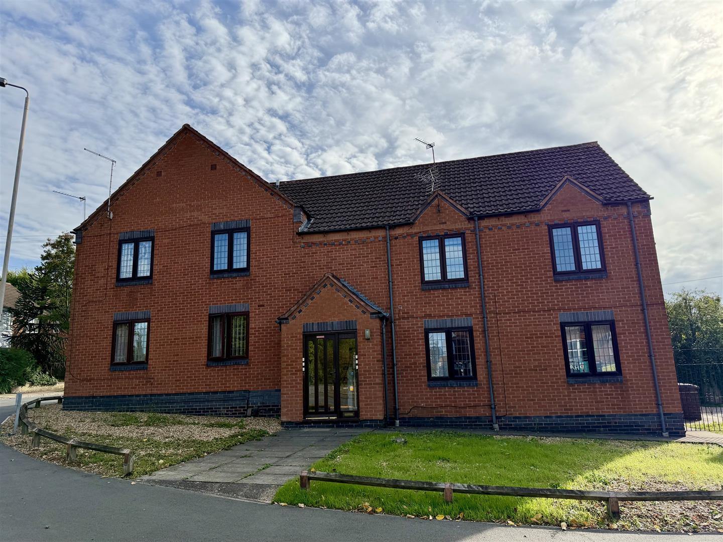Flat Linkway Gardens in Leicester
