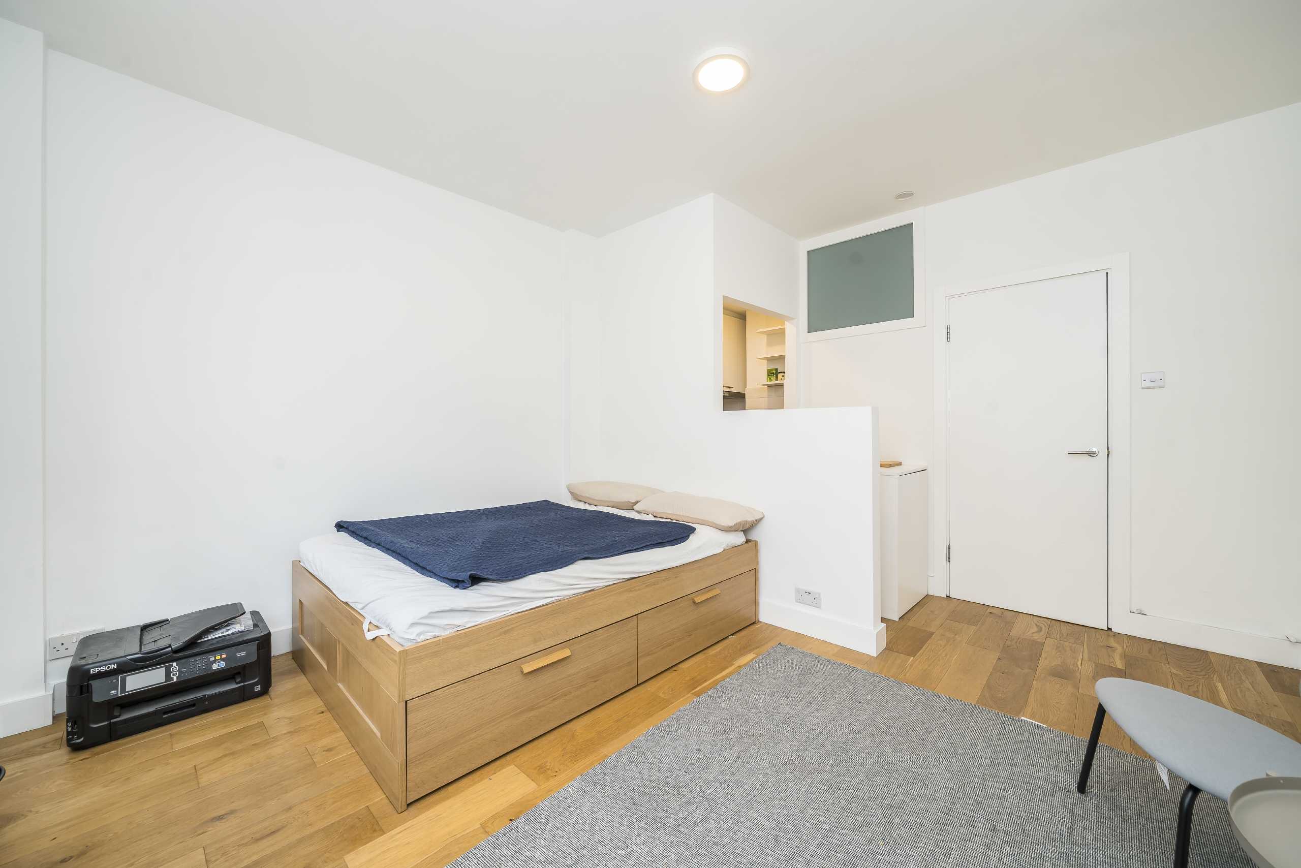 Flat Woburn Place in Greater London