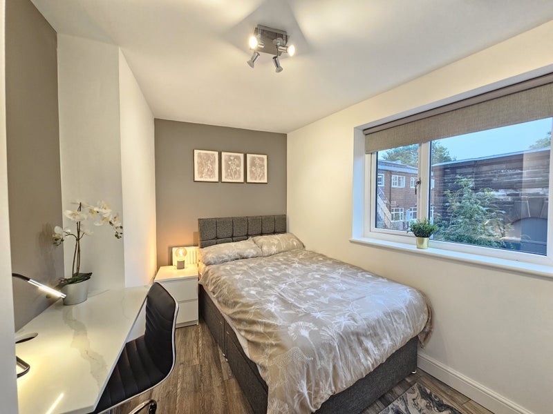Room Brailsford Road in Manchester
