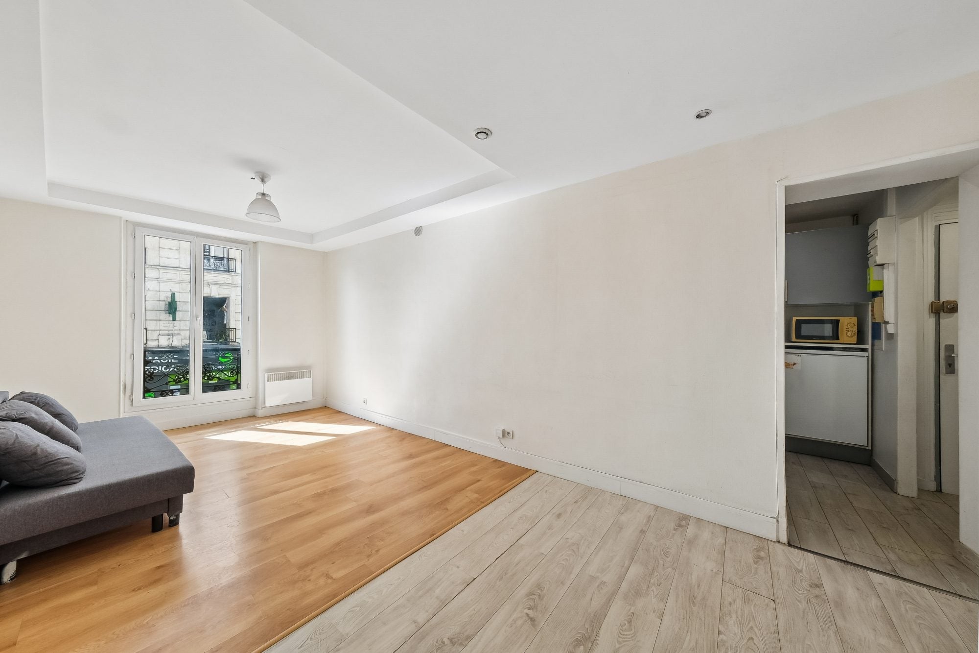 Flat Rue Riquet in Paris