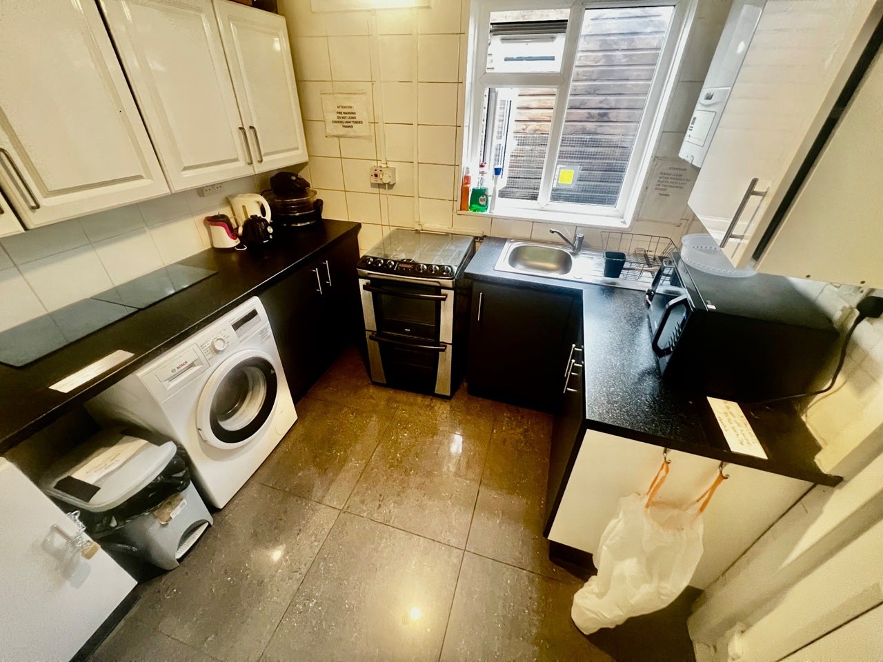 Room Myrtledene Road in Greater London