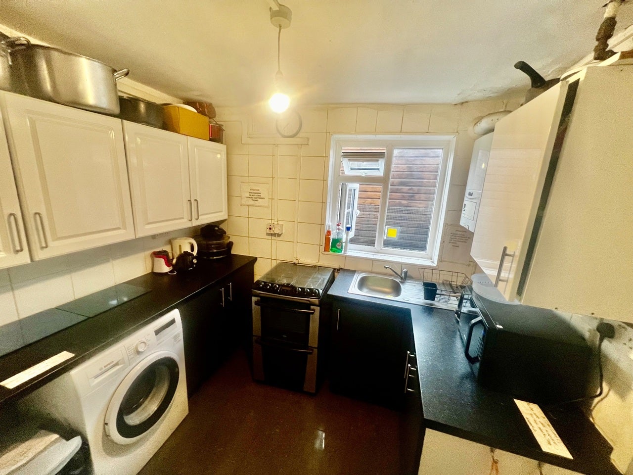 Room Myrtledene Road in Greater London