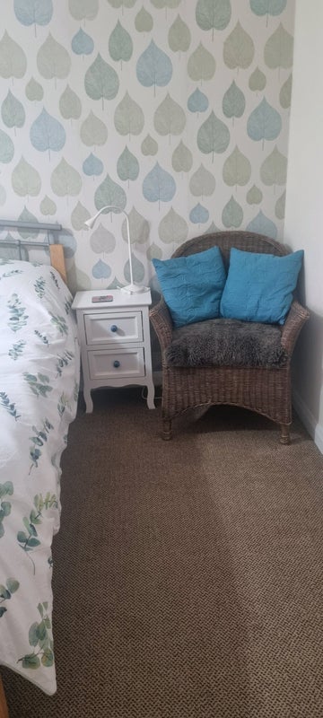 Room Bramble Close in Nottingham