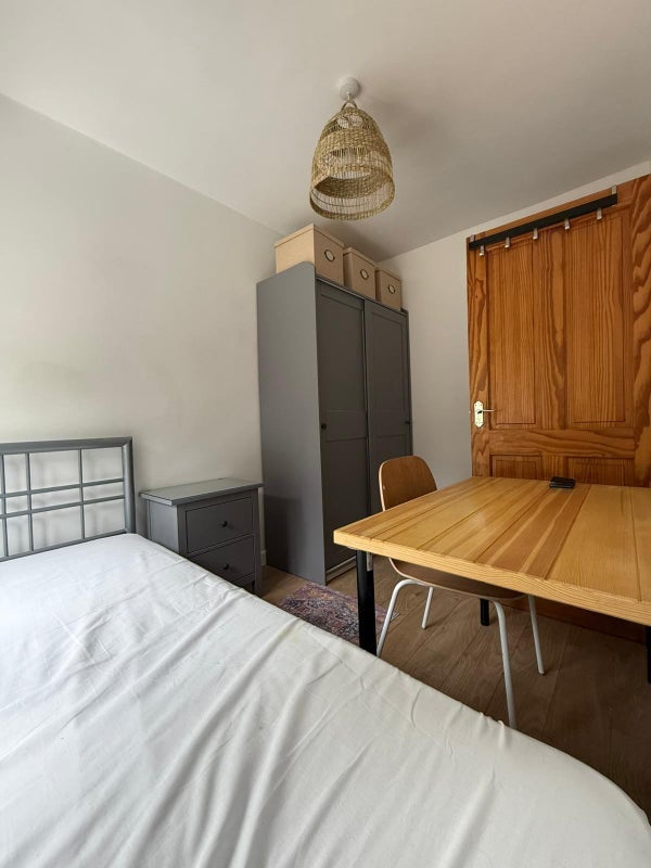 Room Deering Close in Bristol
