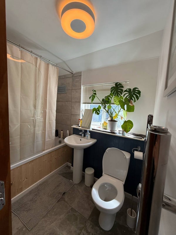 Room Deering Close in Bristol