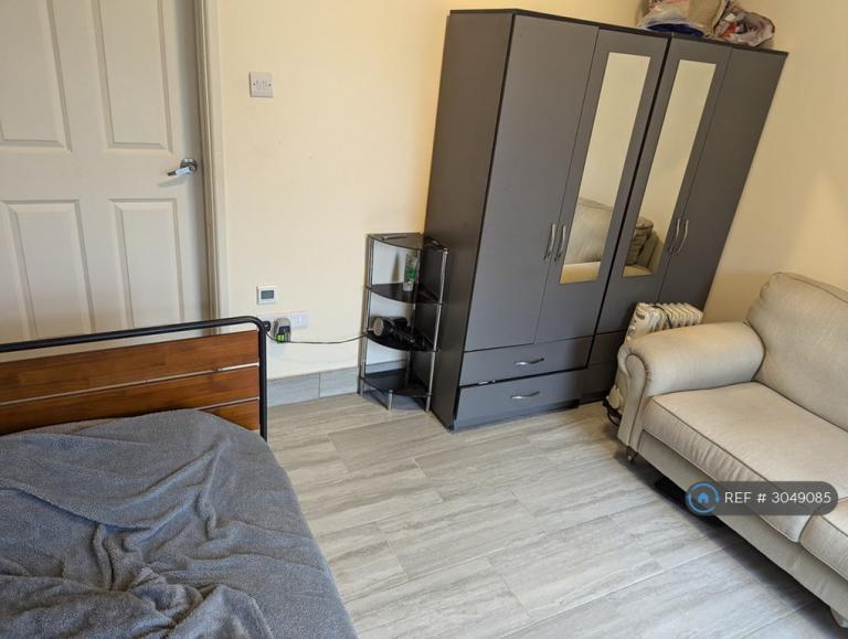 Flat The Heights in Greater London