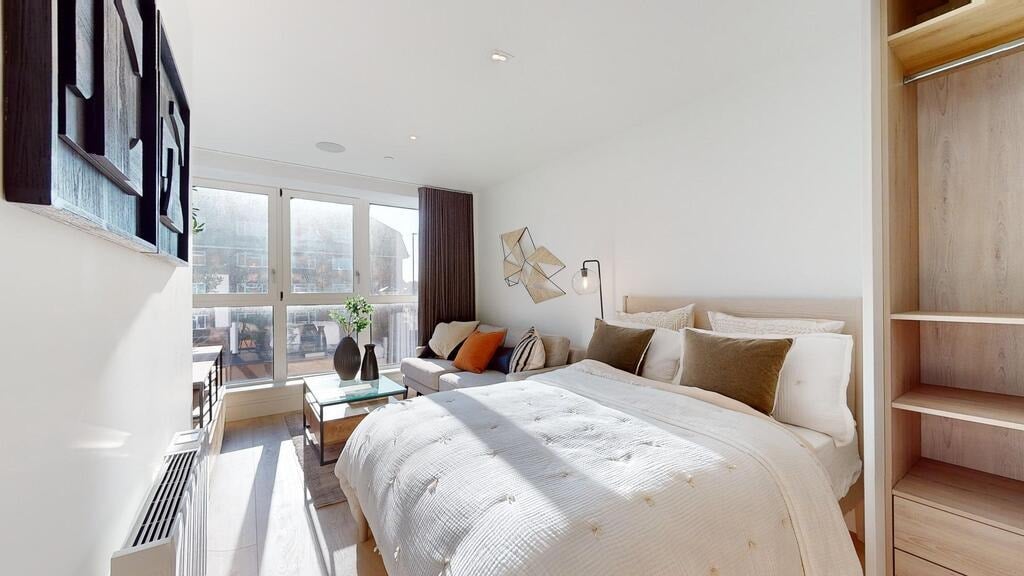 Flat Beverley Way in Greater London