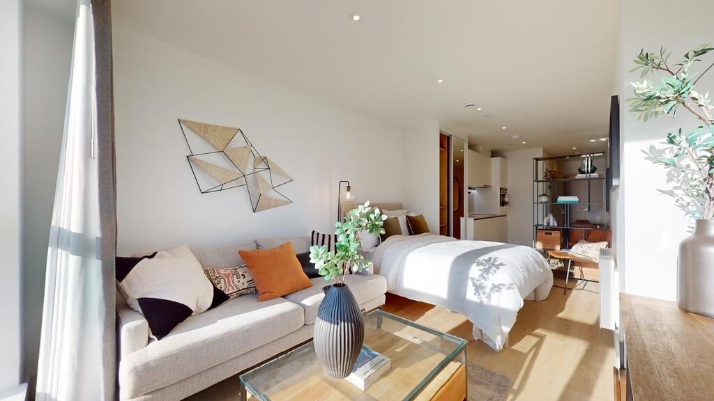 Flat Beverley Way in Greater London