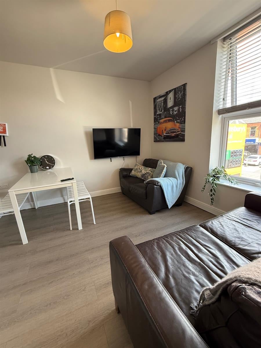 Flat Melton Road in Nottingham